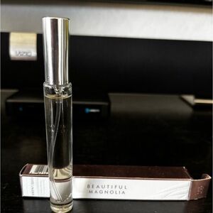 Estée Lauder Beautiful Magnolia eau de toilette